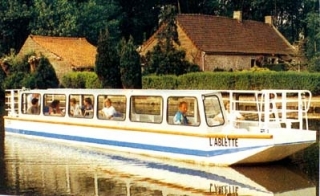 balade en bateau sur le marais